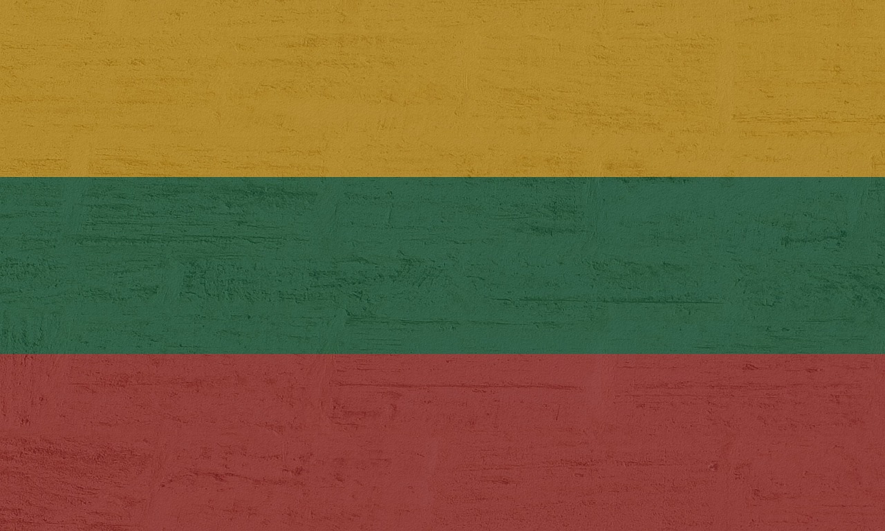 Litauen Flagge mit Gelb, Grün und Rot Farben.