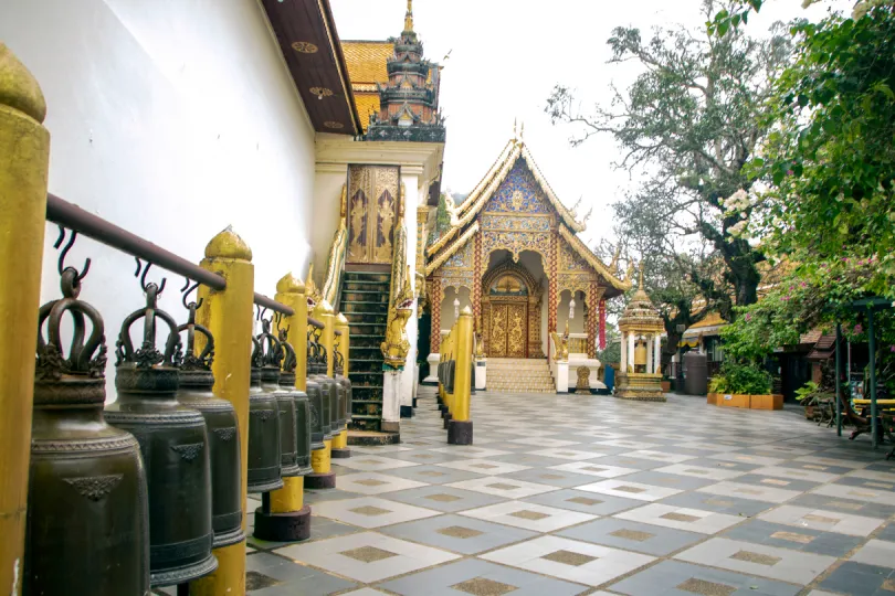 Farbenfroher Tempel in Chiang Mai