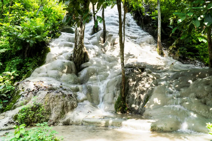 Klebriger Wasserfall in der Nähe von Chiang Mai