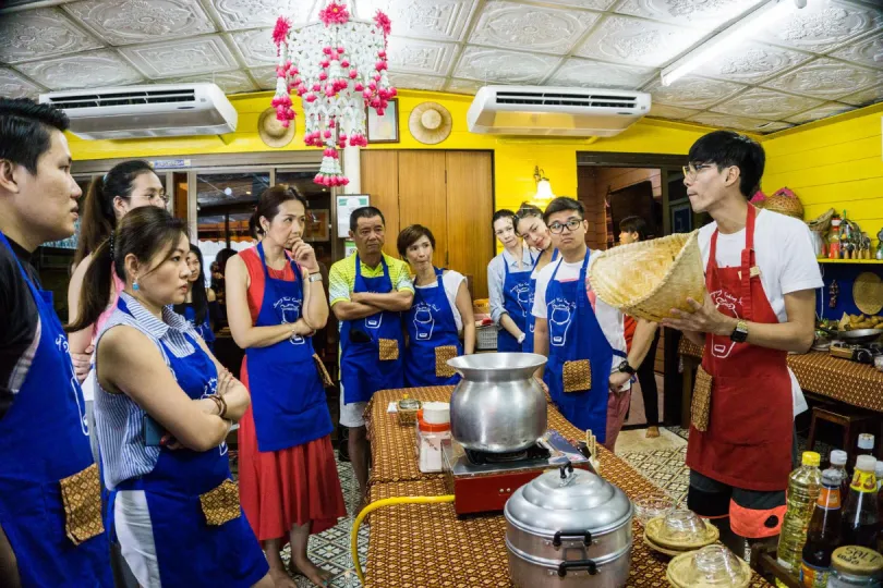 Bei einem Kochkurs bekommen Sie alles über die thailändische Küche erklärt