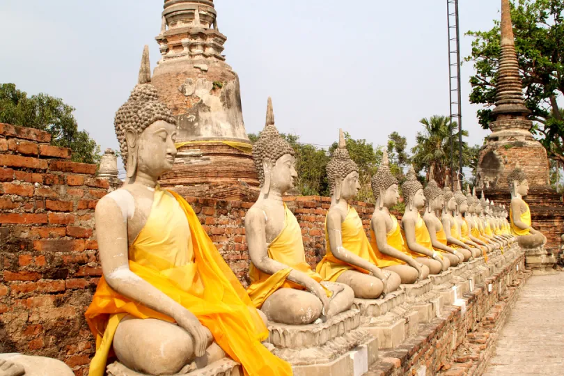 Blick auf Statuen in Ayutthaya
