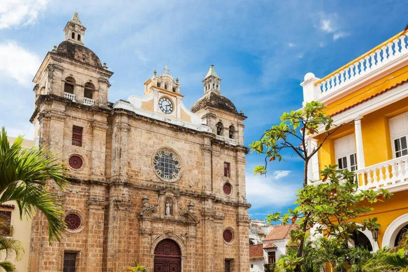 Kathedrale und gelbes Haus in Cartagena