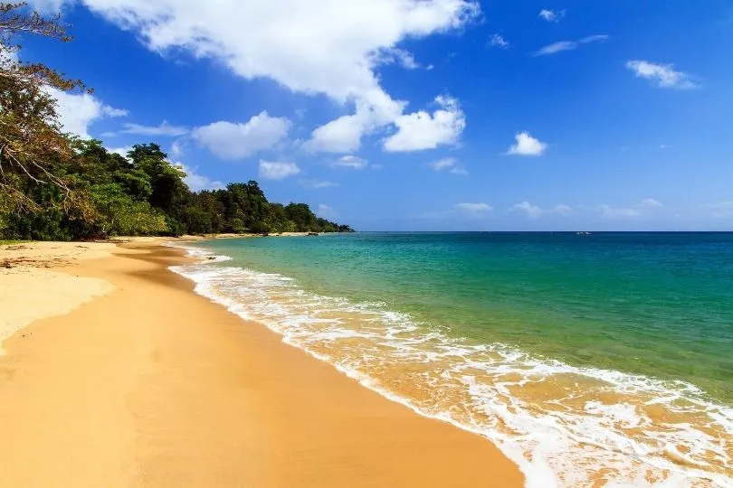 Dschungel trifft Strand: Einer der schönsten Madagaskar Nationalparks