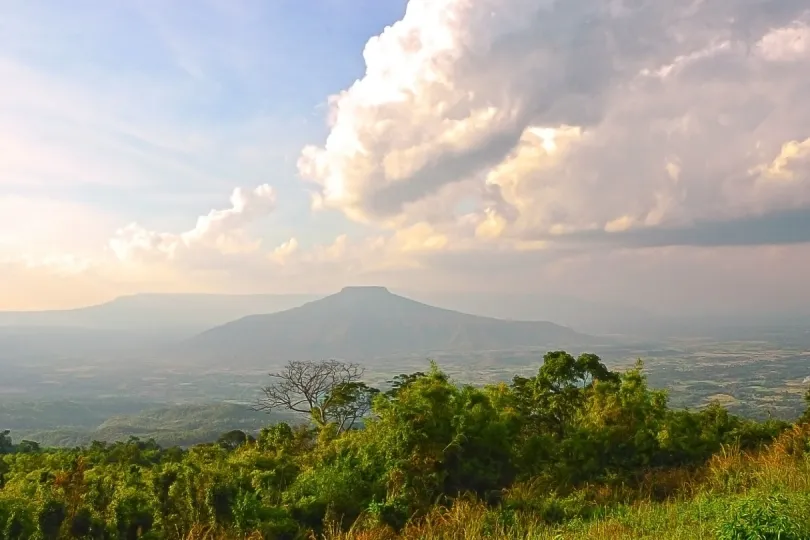 Ausblick aif die weiten Landschaft in Nordosten Thailands