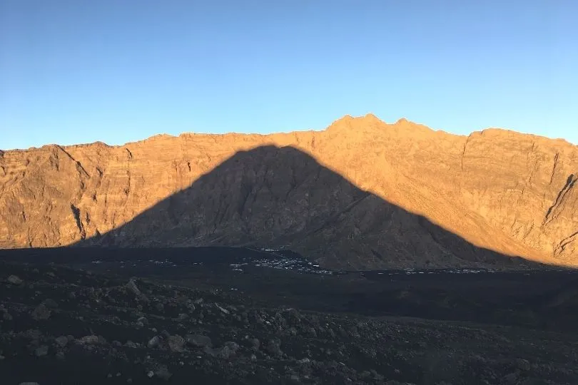 Sonnenaufgang beim Aufstieg auf den Pico do Fogo