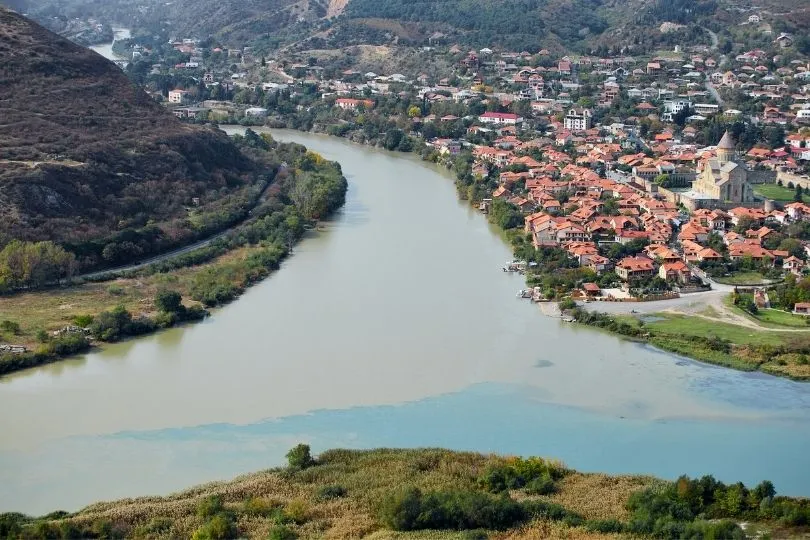 Blick auf Mzcheta in Georgien