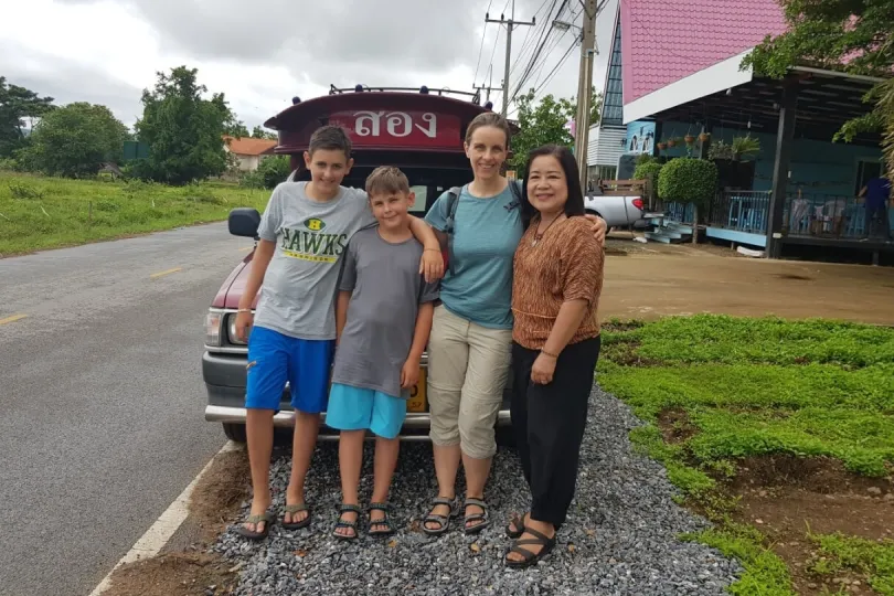 Anja reiste mit ihren Söhnen nach Thailand
