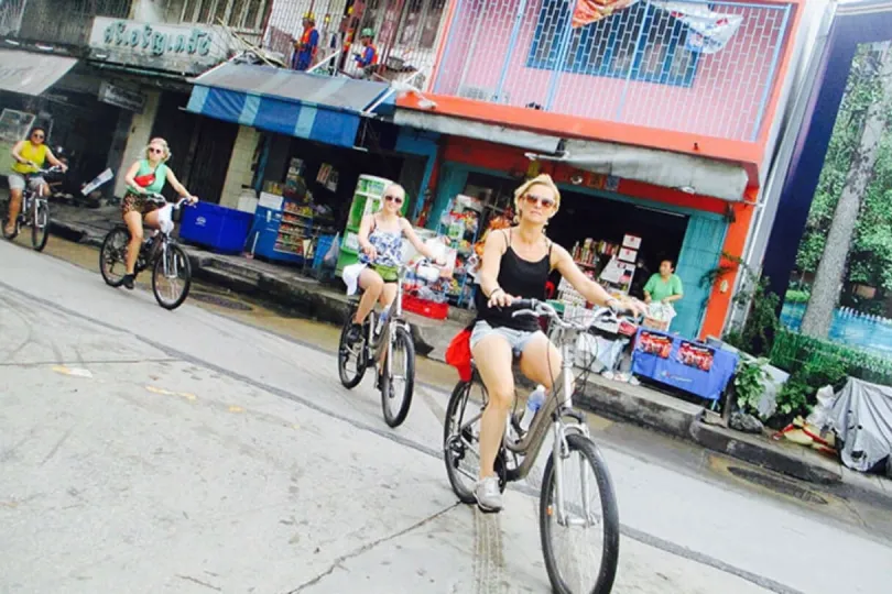 Carola entdeckte Bangkok mit dem Fahrrad
