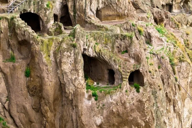Highlight: Höhlenlandschaft in Georgien
