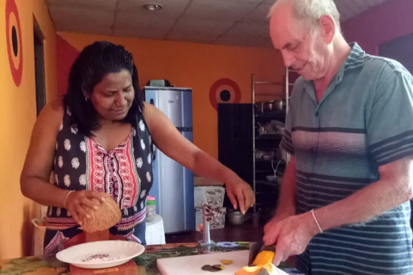 In der Küche Sri Lankas bei einem Kochkurs alles über die singhalesische Küche erfahren