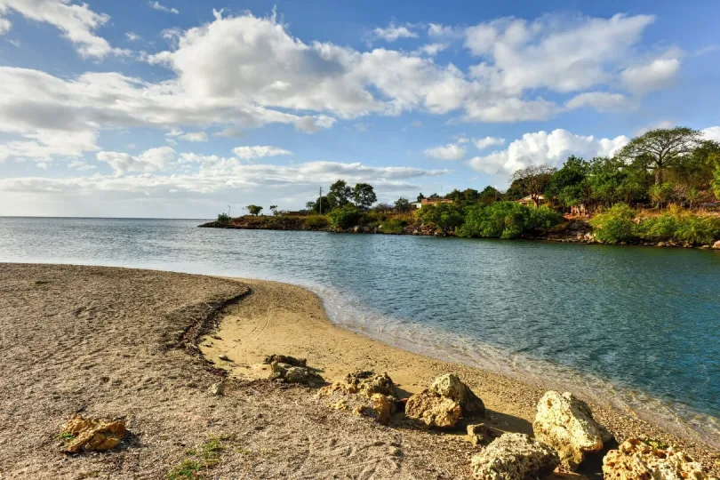 Wasser und Strand von La Boca