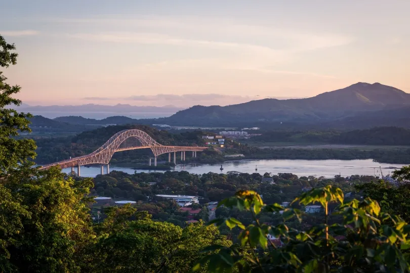 Lange Brücke und Sonnenuntergang