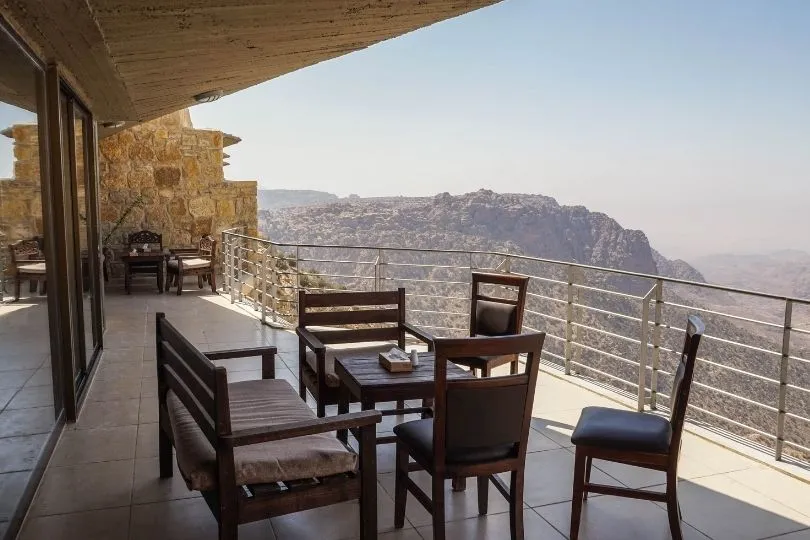 Ausblick über die Weite der Steppe vom Hotel in Jordanien aus