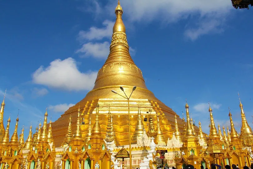 Der Besuch der Shwedagon Pagode darf bei keiner Rundreise durch Myanmar fehlen