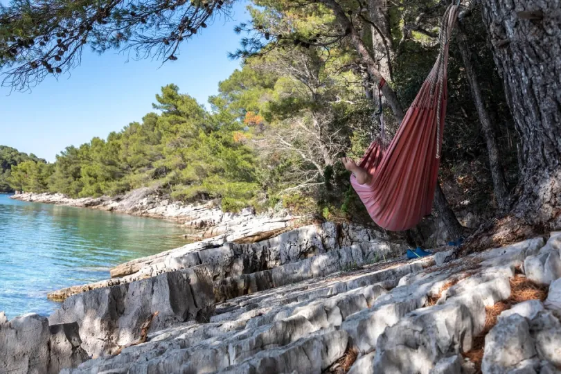 Entspannung in der Hängematte direkt am Wasser