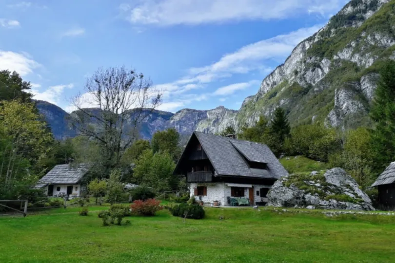 Hütte in den julischen Alpen