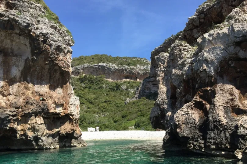 Felsiger Strand Stiniva in Kroatien