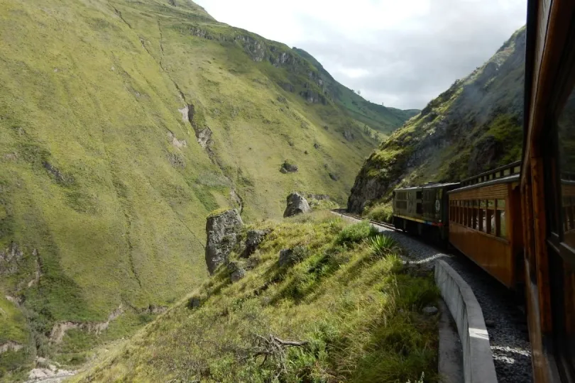 Spektakuläre Zugfahrt in Ecuador