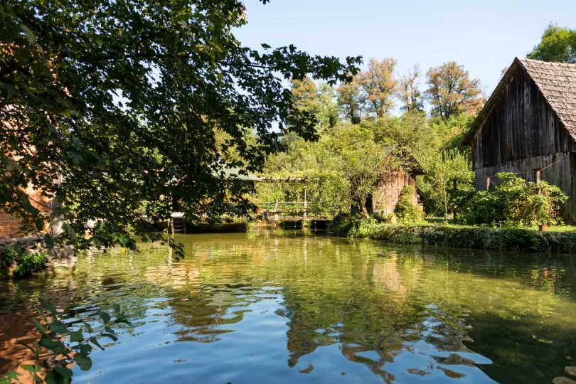 Grüne Natur in Slunj