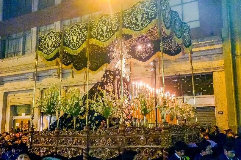 Osterprozessionen in Peru