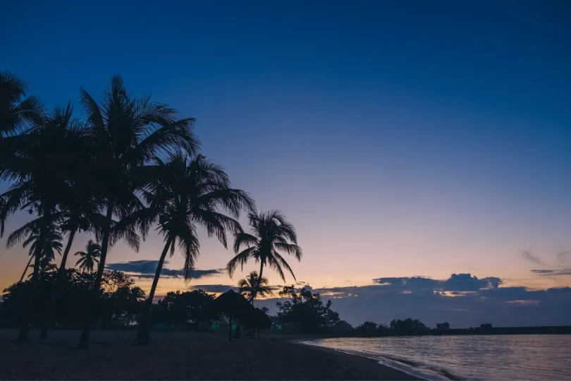 Pure Entschleunigung auf der Kuba Rundreise: Sonnenuntergang an der Playa Girón