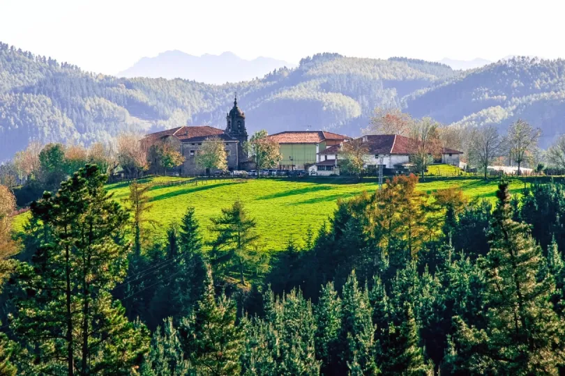 Die schöne Landschaft vom Baskenland