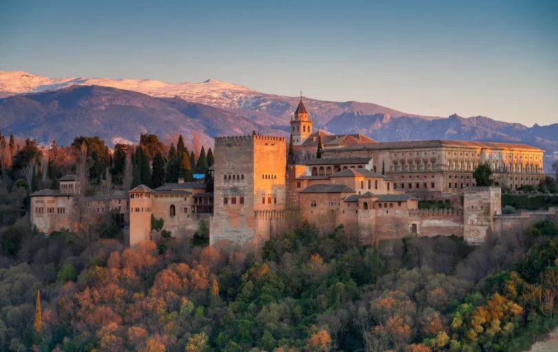 Die imposante Alhambra im Süden Spaniens