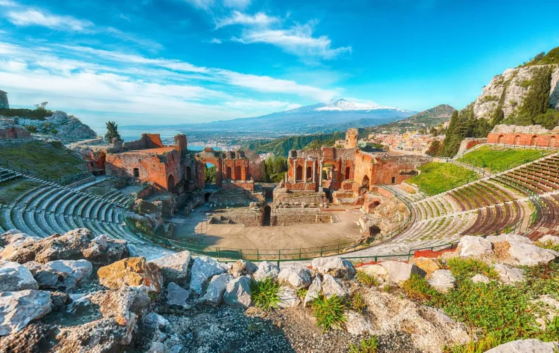 Antikes Theater in Taormina auf Sizilien