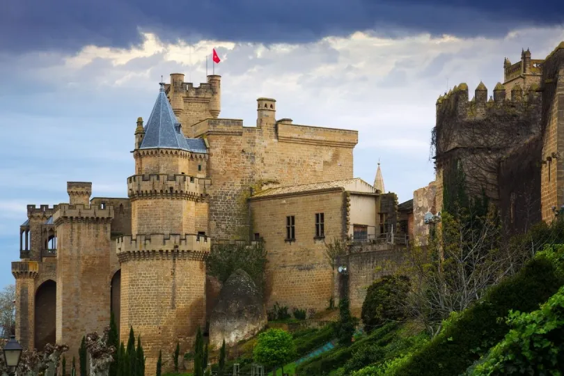 Burg in Olite, wo du auf deiner Spanien Rundreise übernachtest