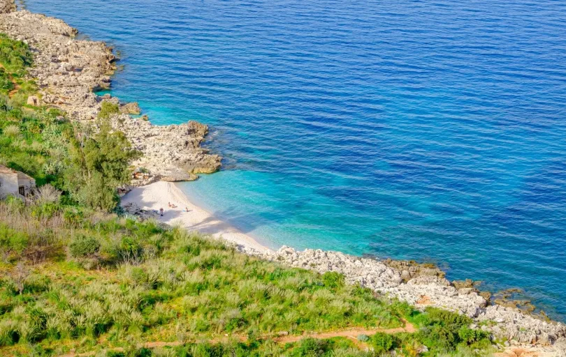 Idyllischer Cala dell'Uzzo Strand auf Sizilien