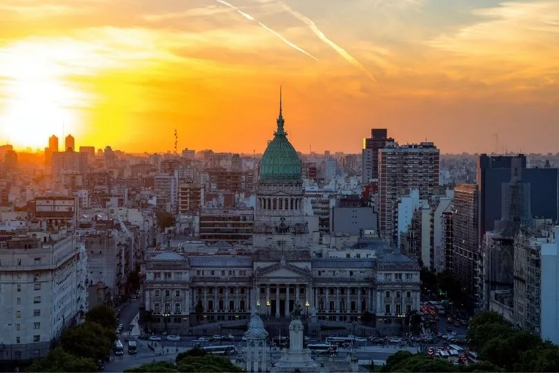 Flitterwochen in Argentinien: Romantischer Sonnenuntergang in Buenos Aires