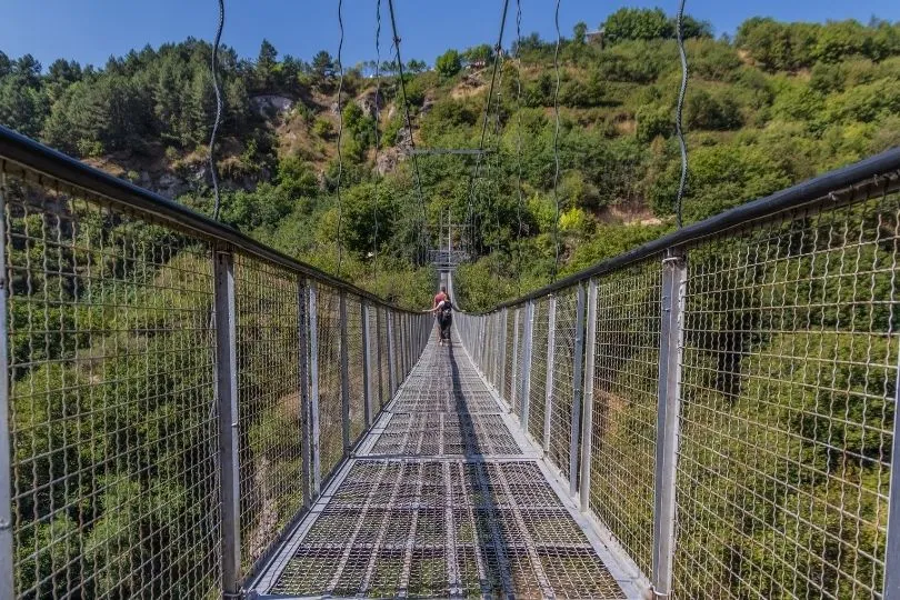 Spektakuläre Hängebrücke in Armenien