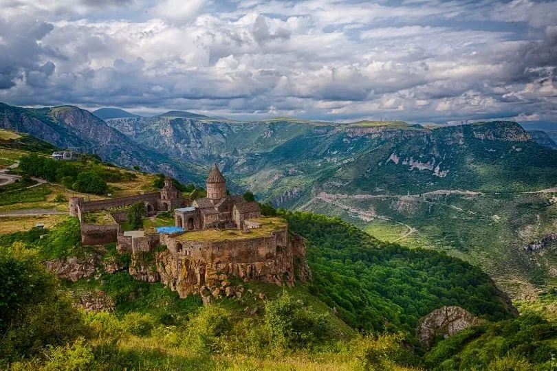 Eine der größten Sehenswürdigkeiten Armeniens: Kloster Tatew