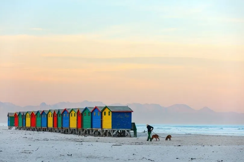 Bunte Strandhäuschen in Muizenberg, Südafrika