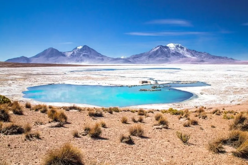 Die leuchtenden Salzseen in Chiles Nationalparks sind ein ganz besonderer Anblick