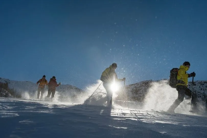 Wie wäre es mit einer Schneeschuhwanderung in Rumänien?