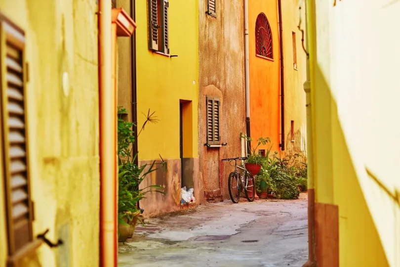 Das kleine Städtchen Bosa auf Sardinien