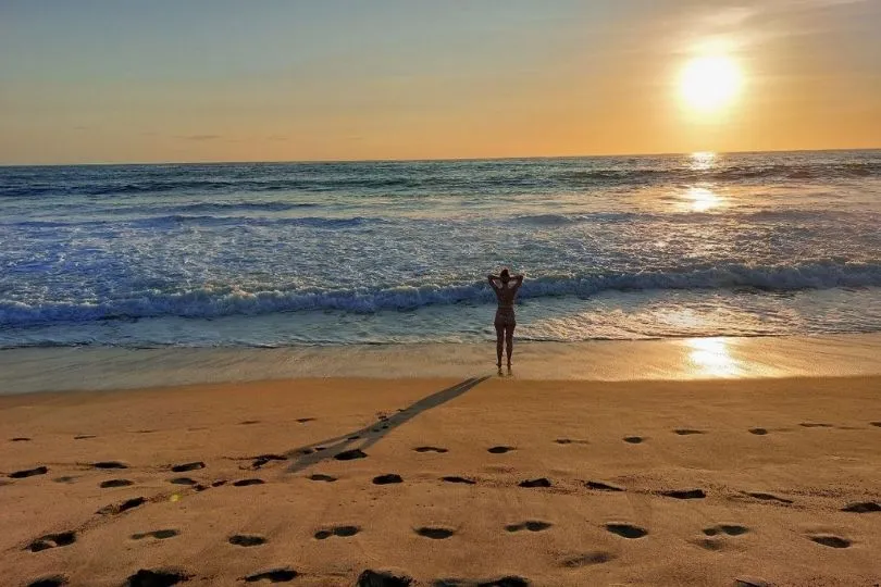 Betty am Strand von Puerto Escondido