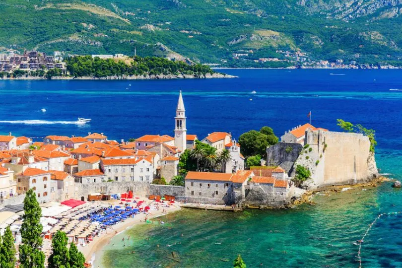 Die Riviera von Budva in Montenegro