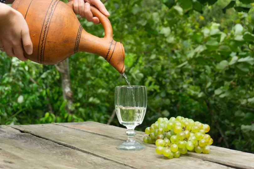 Georgischen Wein genießen