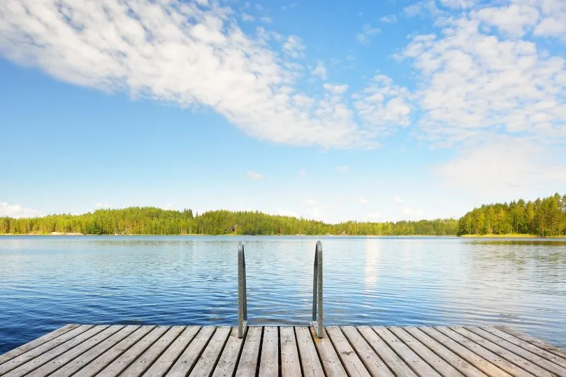 Natürliche Sehenswürdigkeit: Der riesige Saimaa See in Finnland
