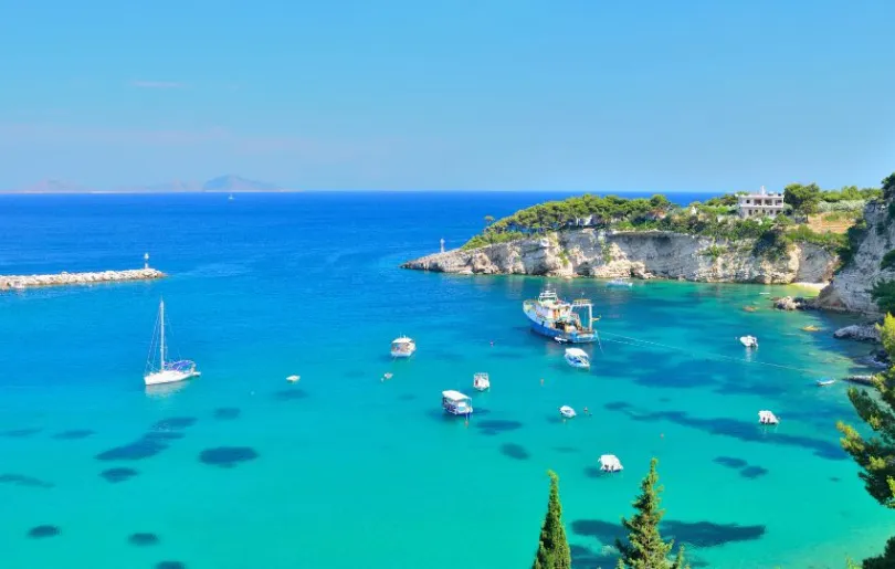 Griechische Insel Alonissos: Türkisblaues Meer und viel Ruhe