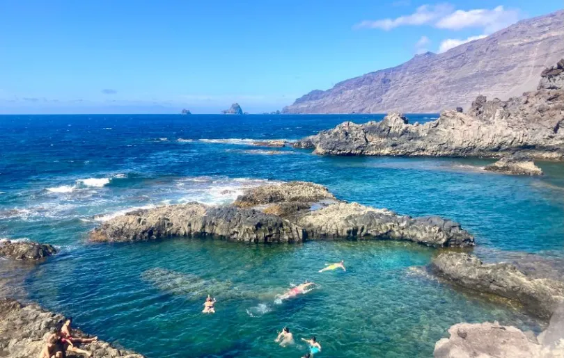 Die Küste der Kanaren bietet wunderschöne Naturpools