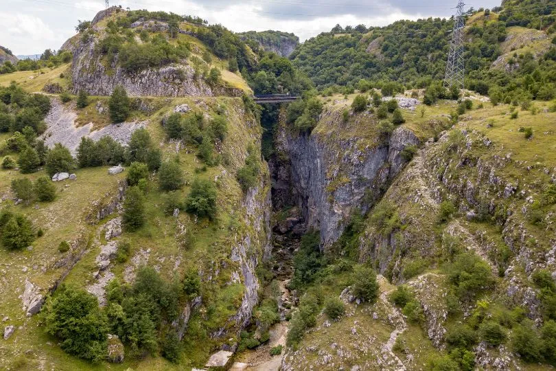 Die Nevidio Schlucht solltest du bei deinem Montenegro Urlaub nicht verpassen