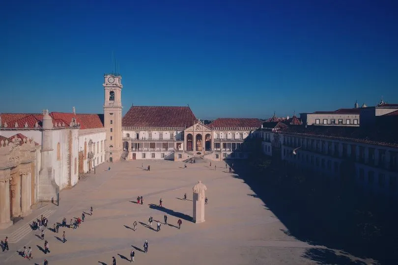 Blick auf die Universität von Coimbra in Portugal bei der Portugal Rundreise