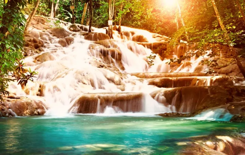 Wunderschöner Wasserfall auf Jamaika