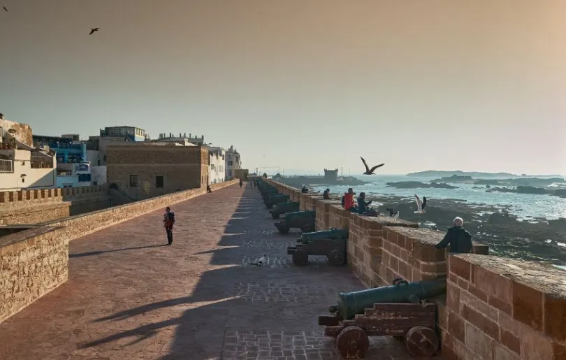 Laufe entlang der Promenade in Essaouira