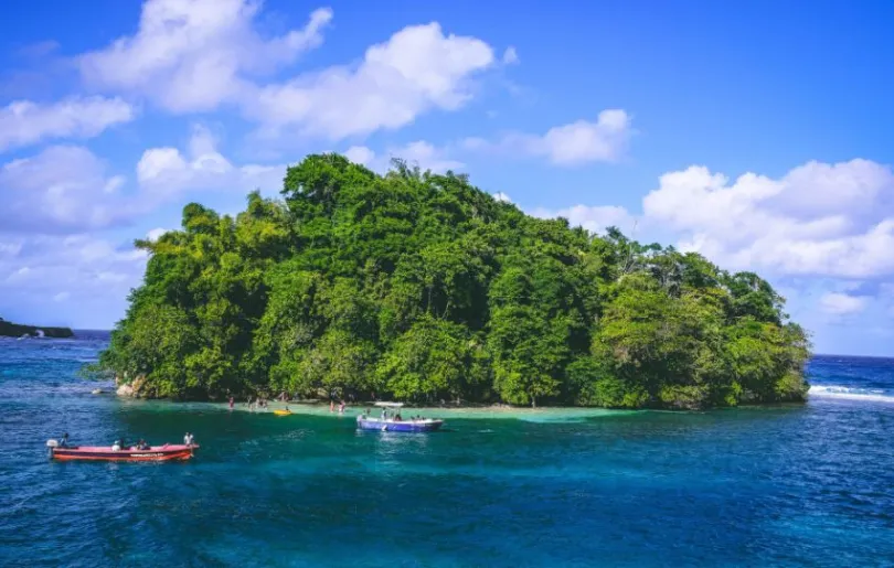 Entdecke die blaue Lagune auf deiner Jamaika Rundreise