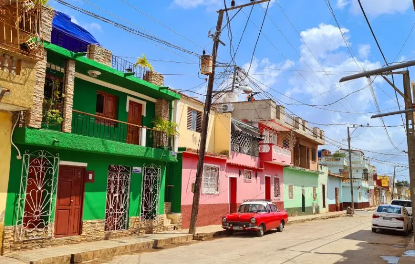 Entdecke auf deiner Rundreise die bunten Häuser auf Kuba