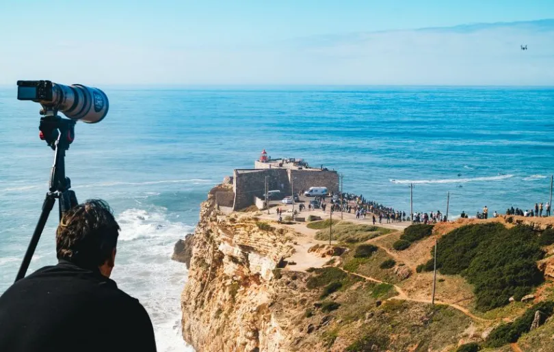 Fun Fact zu Portugal: Hier kannst du du eine absolute Monsterwelle sehen
